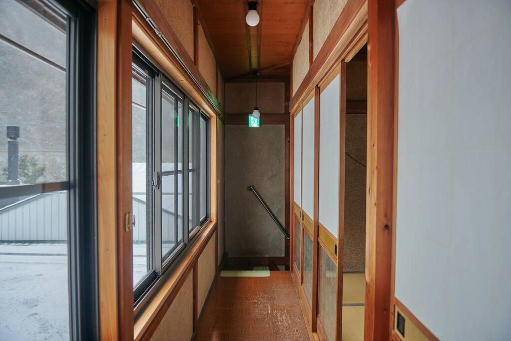 Вилла 目の前が吉野川・雨天でも屋外体験ができる絶景の一軒家 Otoyocho Экстерьер фото