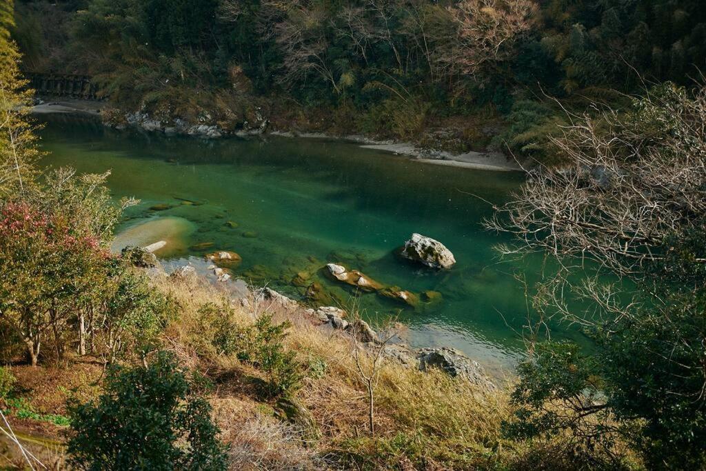 Вилла 目の前が吉野川・雨天でも屋外体験ができる絶景の一軒家 Otoyocho Экстерьер фото