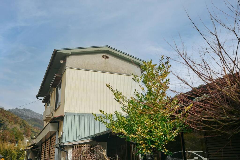 Вилла 目の前が吉野川・雨天でも屋外体験ができる絶景の一軒家 Otoyocho Экстерьер фото