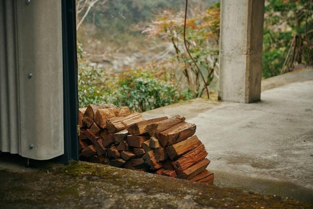 Вилла 目の前が吉野川・雨天でも屋外体験ができる絶景の一軒家 Otoyocho Экстерьер фото