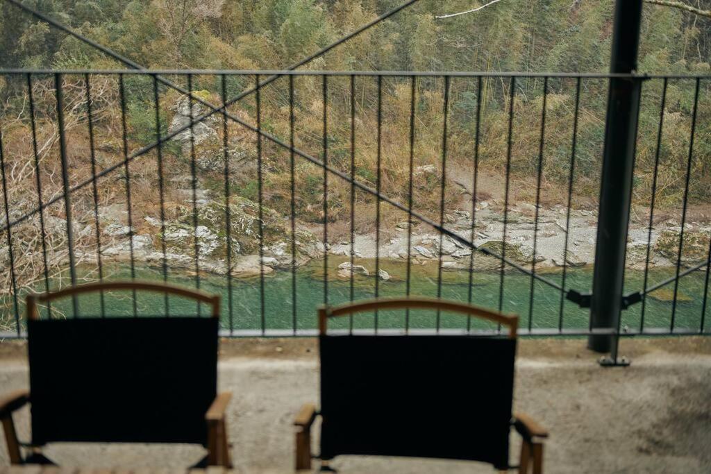 Вилла 目の前が吉野川・雨天でも屋外体験ができる絶景の一軒家 Otoyocho Экстерьер фото
